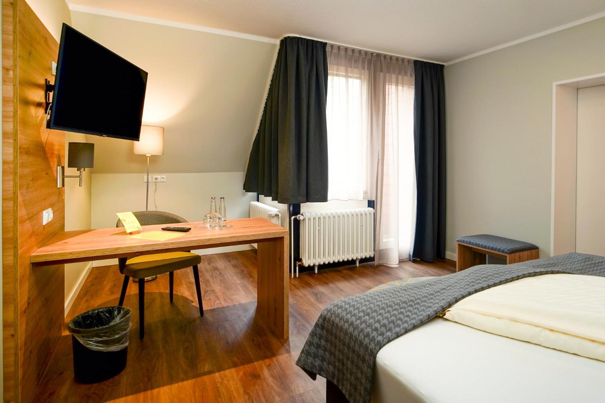 Hotel Lindenhof ビーレフェルト エクステリア 写真